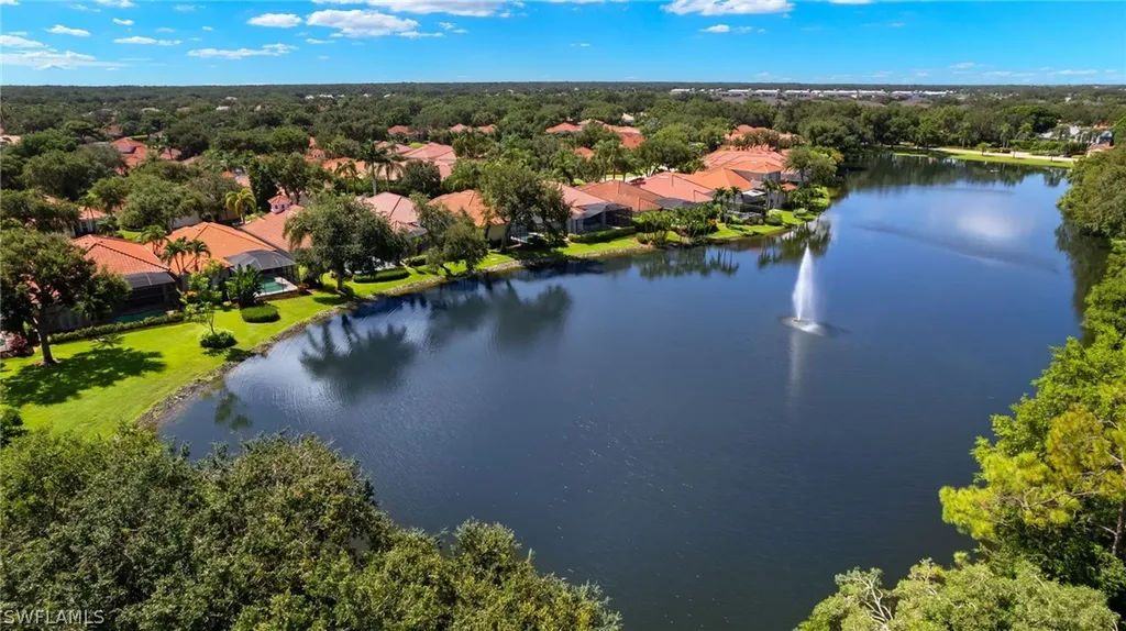 1026 Fountain Run Naples FL 34119