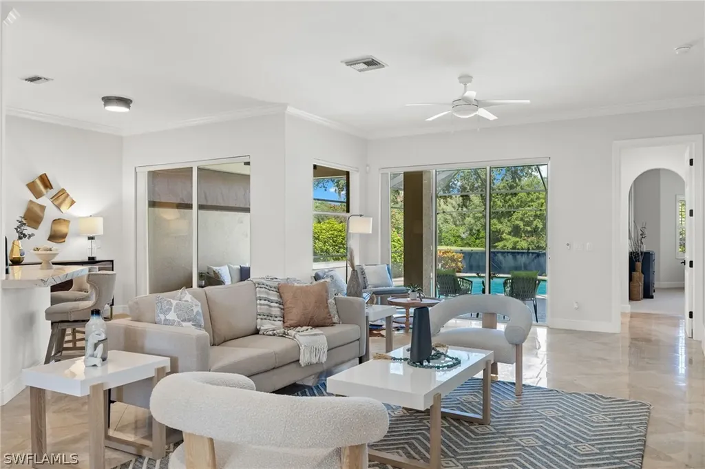 1026 Fountain Run Naples FL 34119