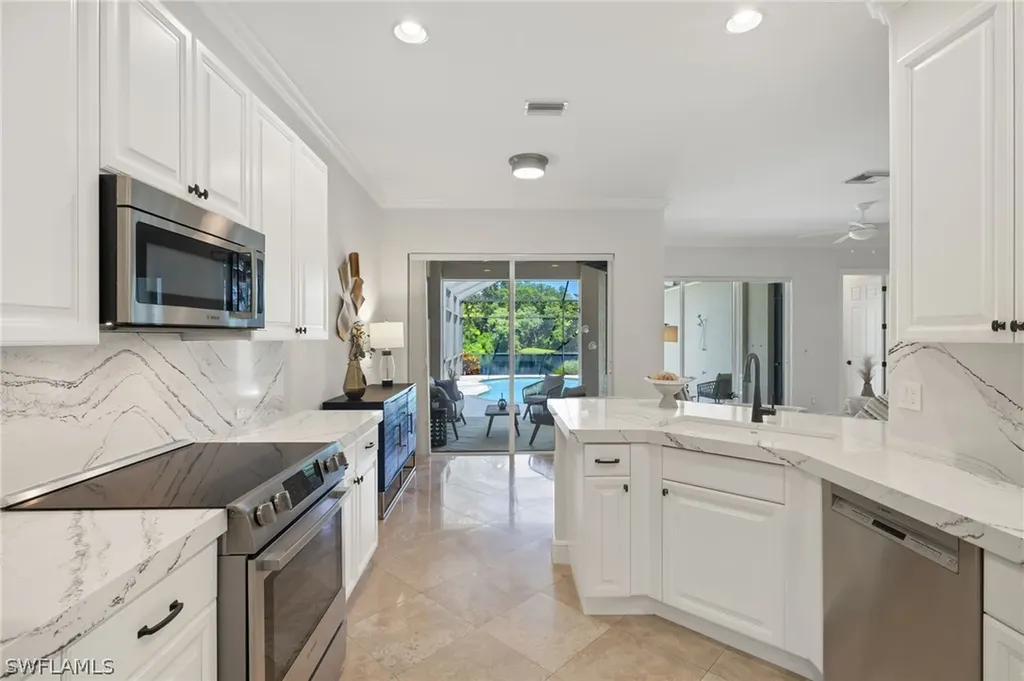 1026 Fountain Run Naples FL 34119