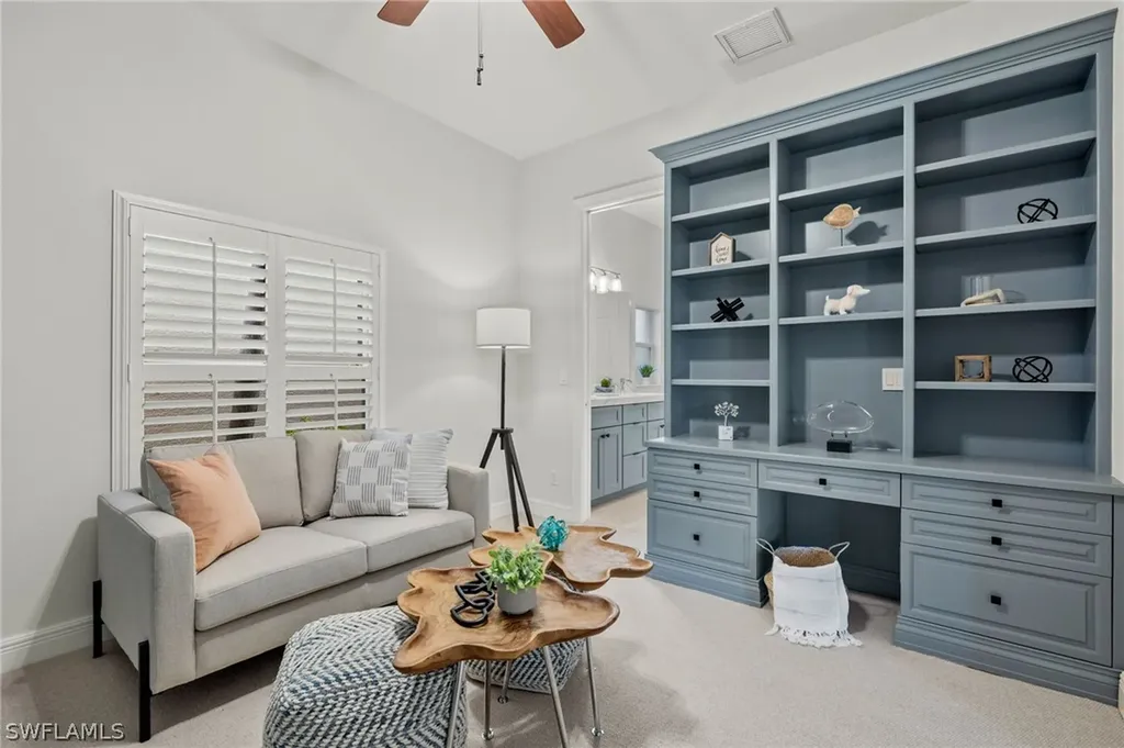 1026 Fountain Run Naples FL 34119