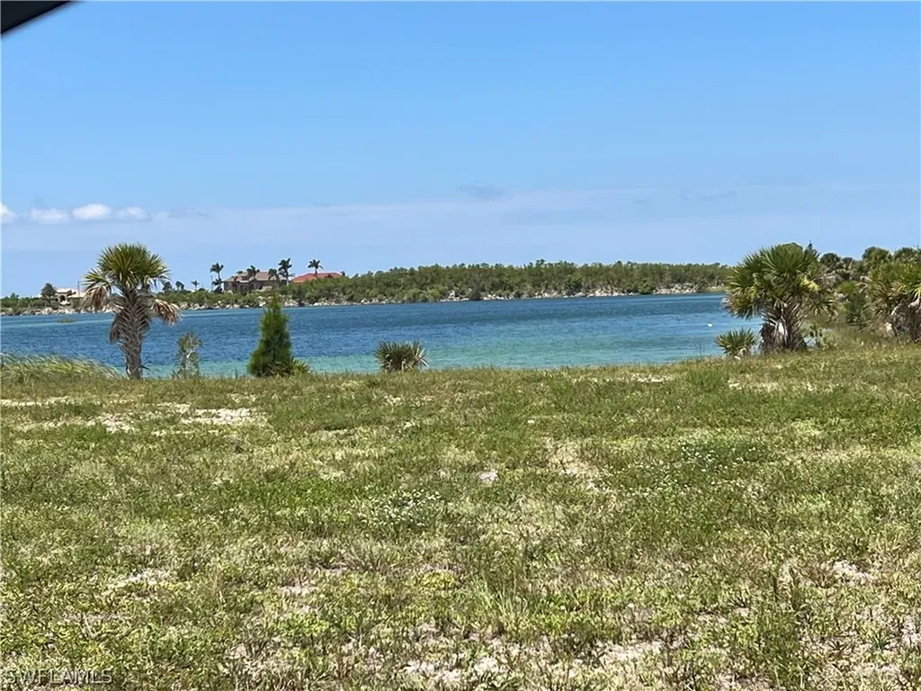 3843 NW 44th Avenue Cape Coral FL 33993