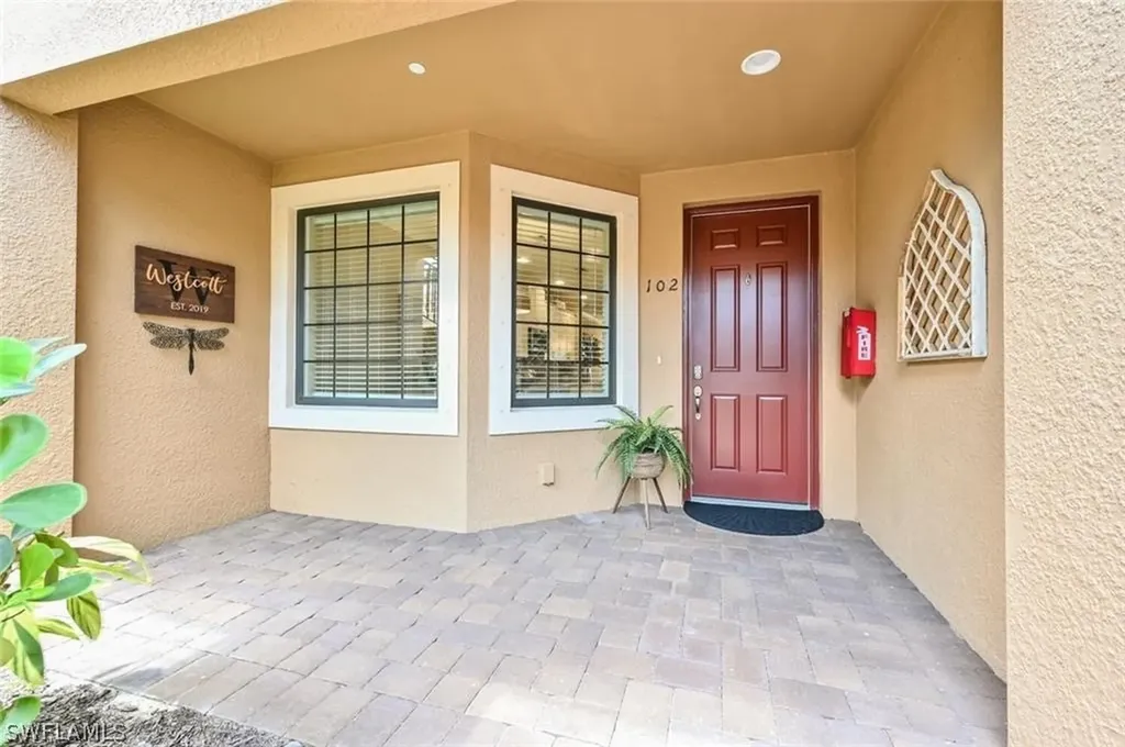 9374 Pocida Court Naples FL 34119