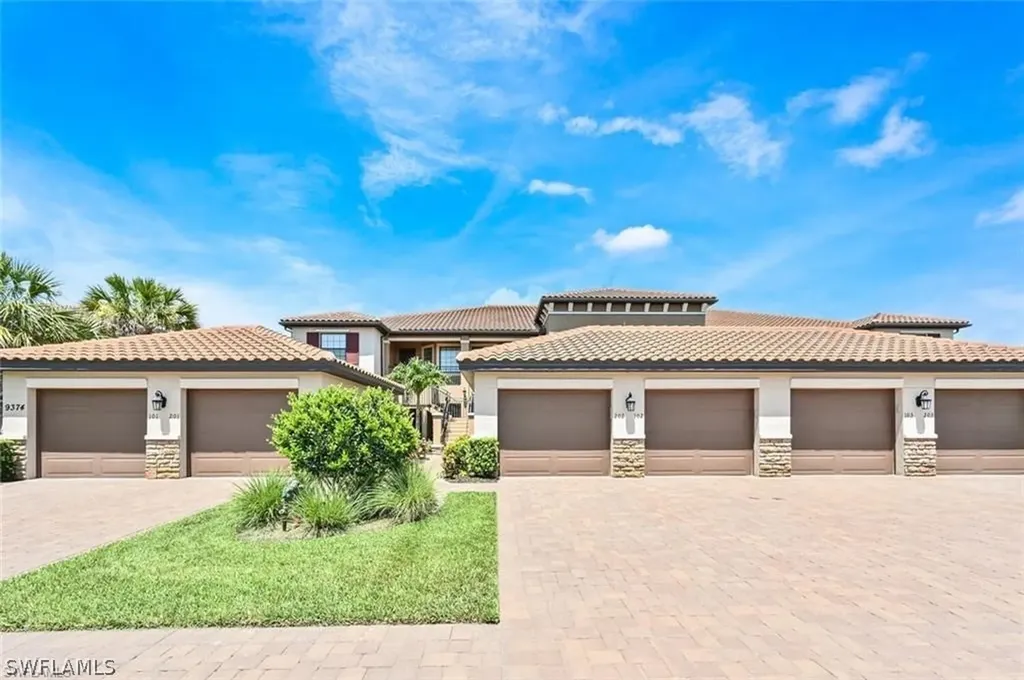 9374 Pocida Court Naples FL 34119