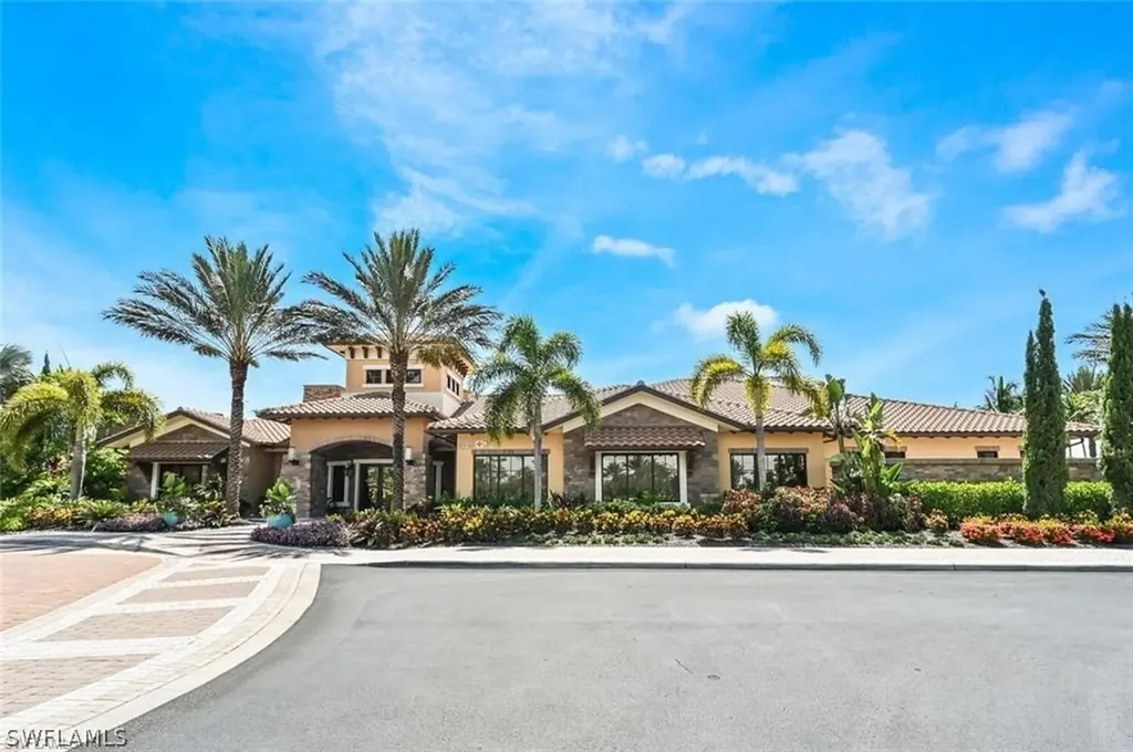 9374 Pocida Court Naples FL 34119