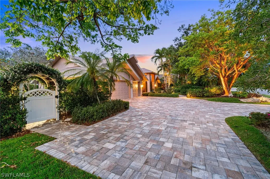 7021 Appleby Drive Naples FL 34104