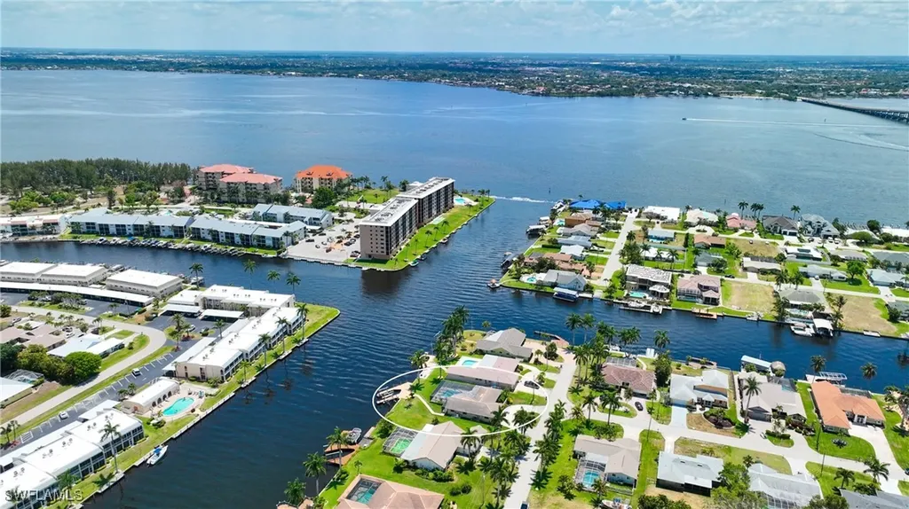 1921 SE 44th Street Cape Coral FL 33904