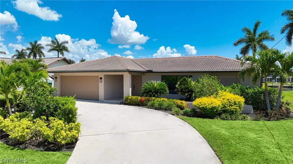 1921 SE 44th Street Cape Coral FL 33904