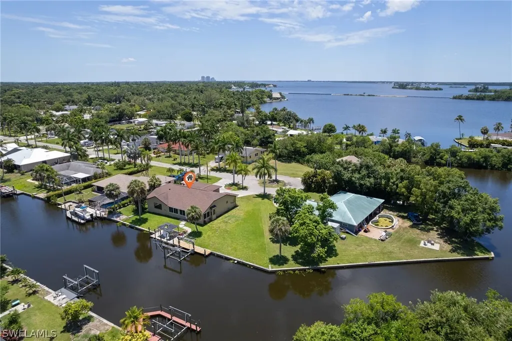 260 Alameda Avenue Fort Myers FL 33905