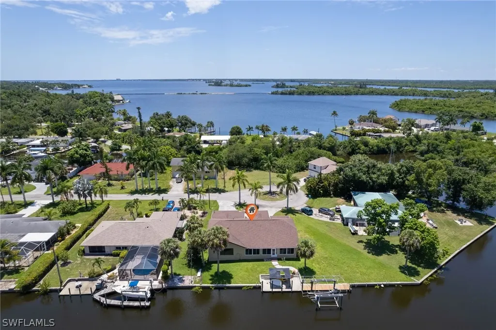 260 Alameda Avenue Fort Myers FL 33905