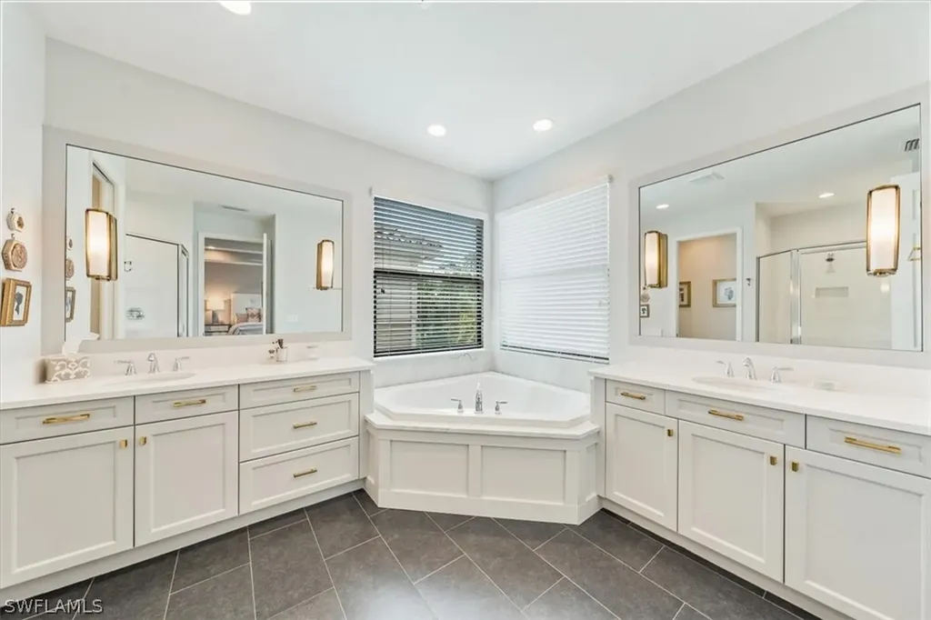 13564 Mandarin Circle Naples FL 34109