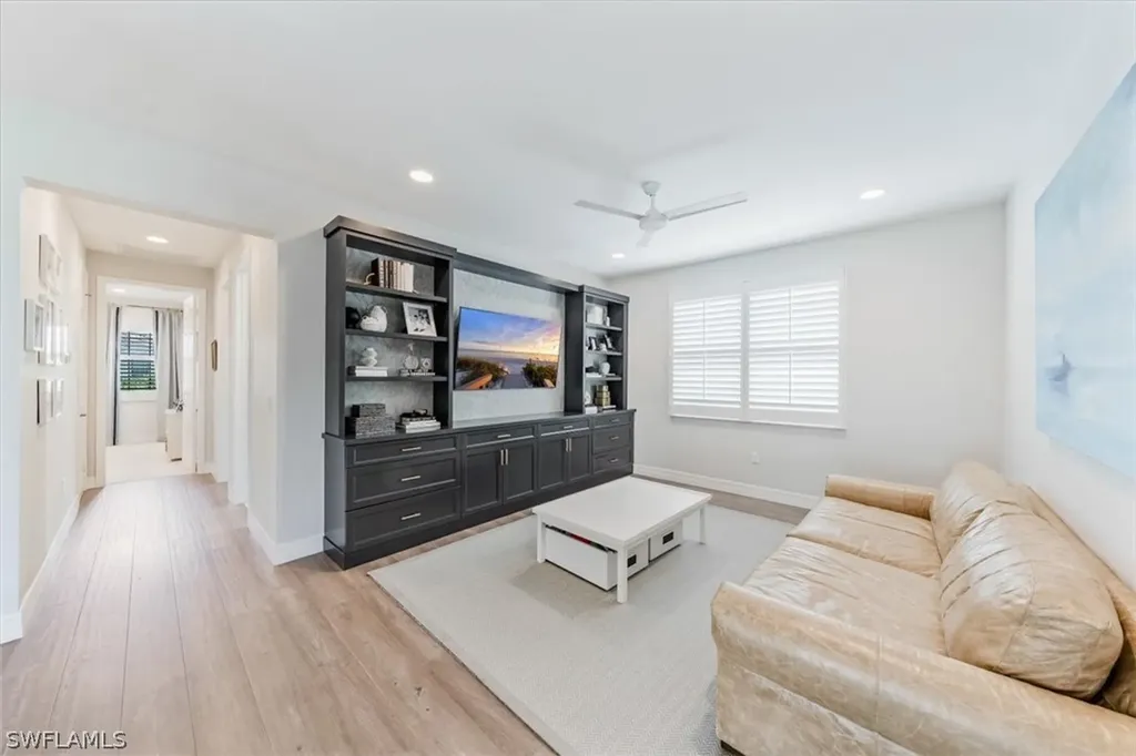 13564 Mandarin Circle Naples FL 34109