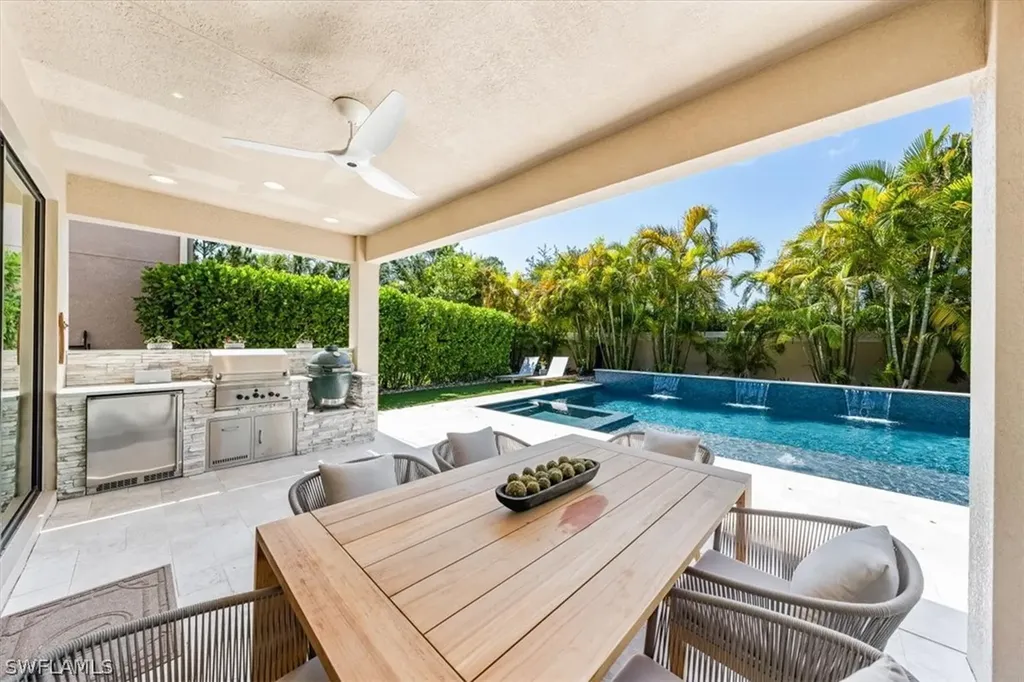 13564 Mandarin Circle Naples FL 34109