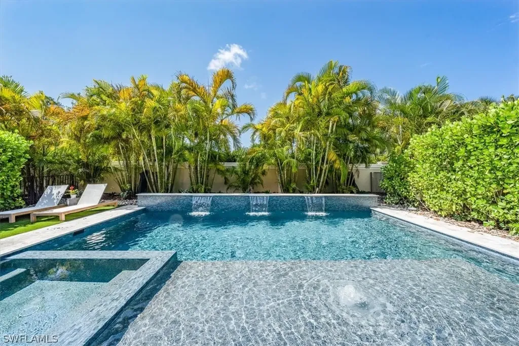 13564 Mandarin Circle Naples FL 34109