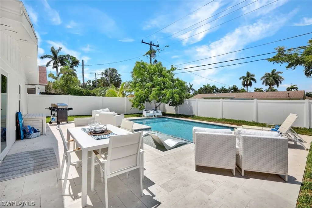 831 102nd Avenue N Naples FL 34108