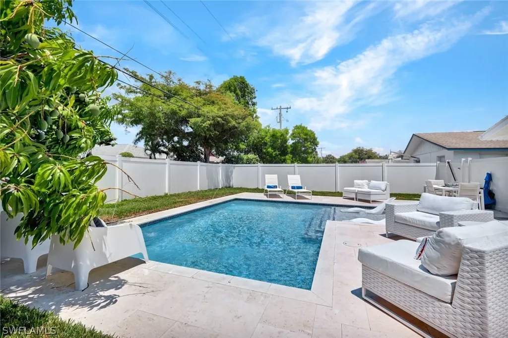 831 102nd Avenue N Naples FL 34108