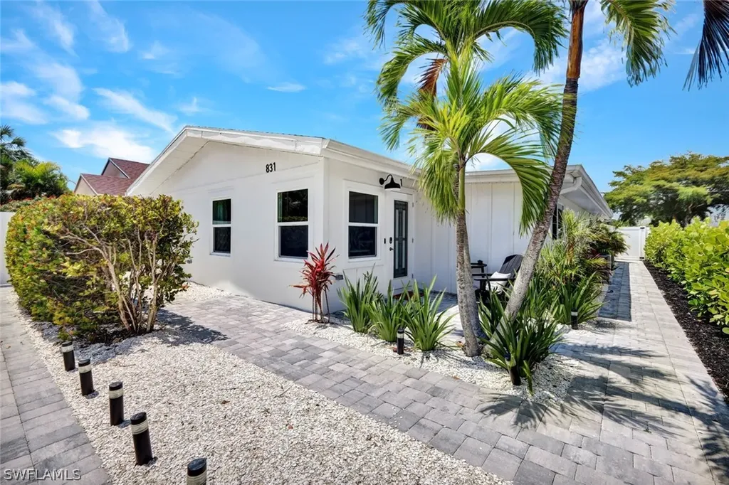 831 102nd Avenue N Naples FL 34108