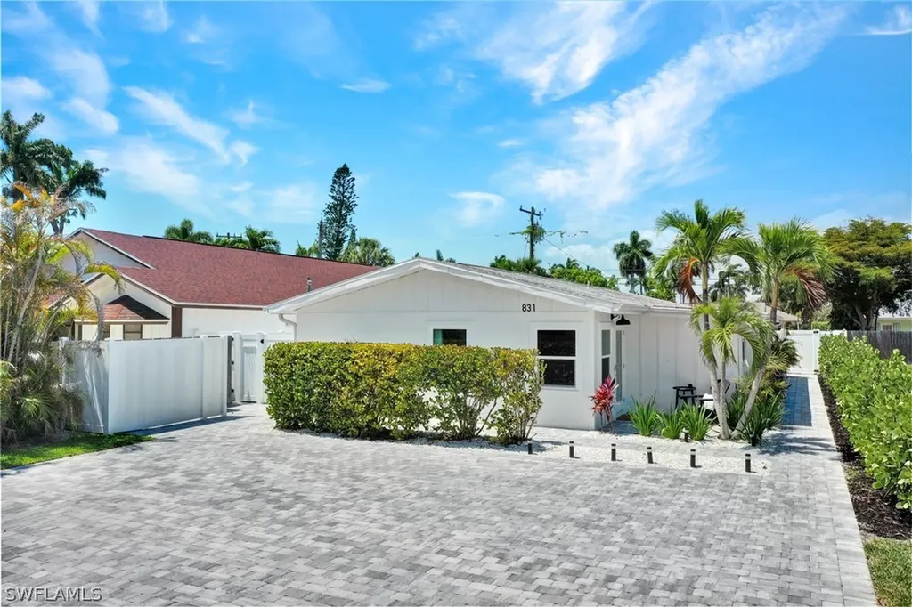 831 102nd Avenue N Naples FL 34108
