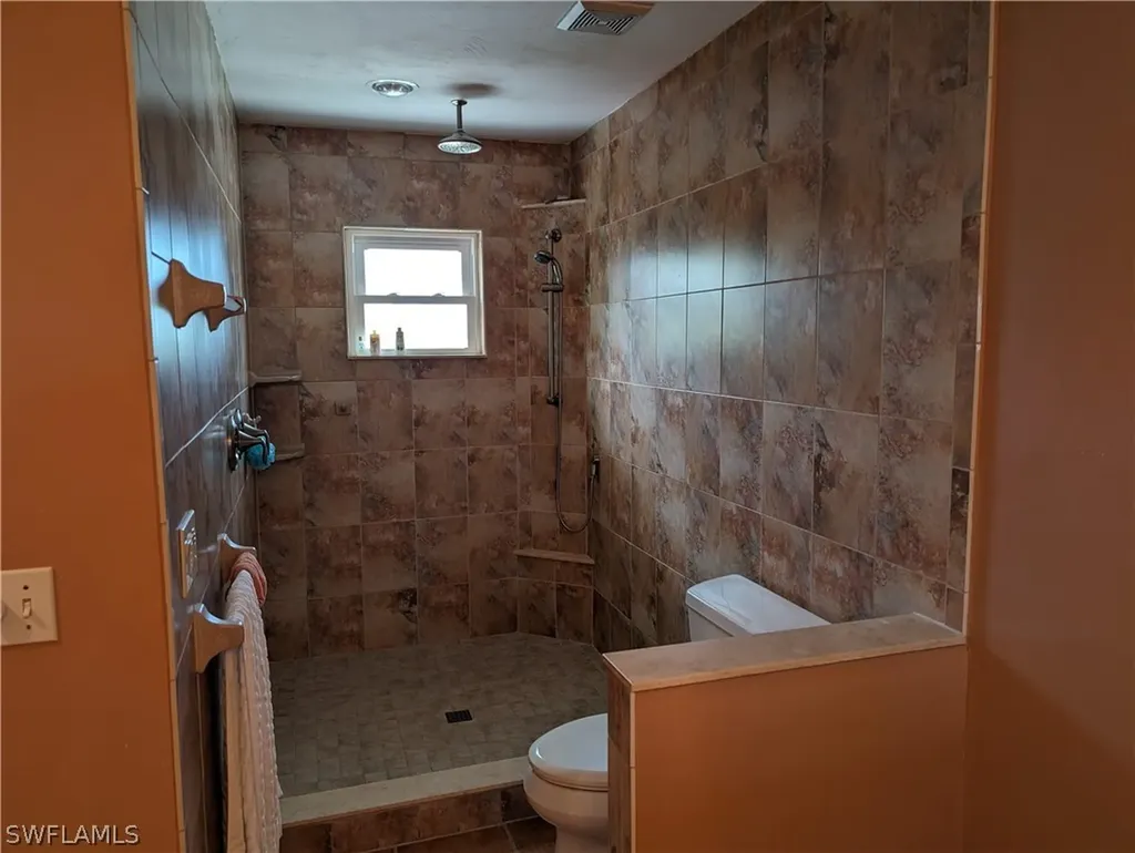 2404 Sapodilla Lane St. James City FL 33956