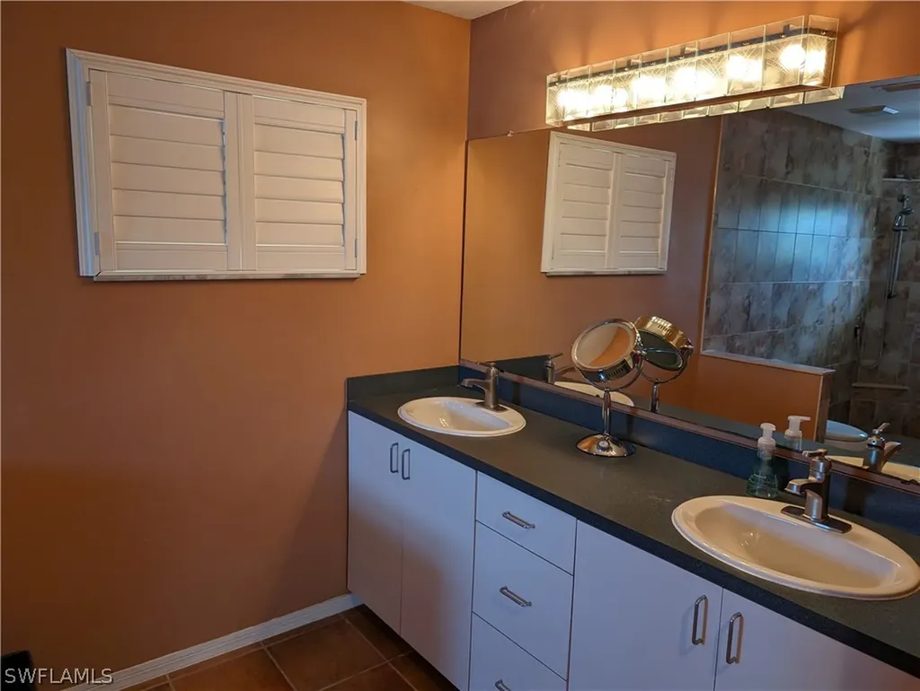 2404 Sapodilla Lane St. James City FL 33956