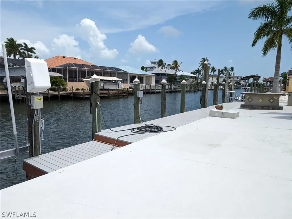 2404 Sapodilla Lane St. James City FL 33956