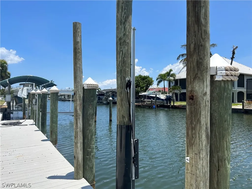 2404 Sapodilla Lane St. James City FL 33956