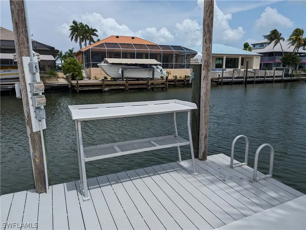 2404 Sapodilla Lane St. James City FL 33956