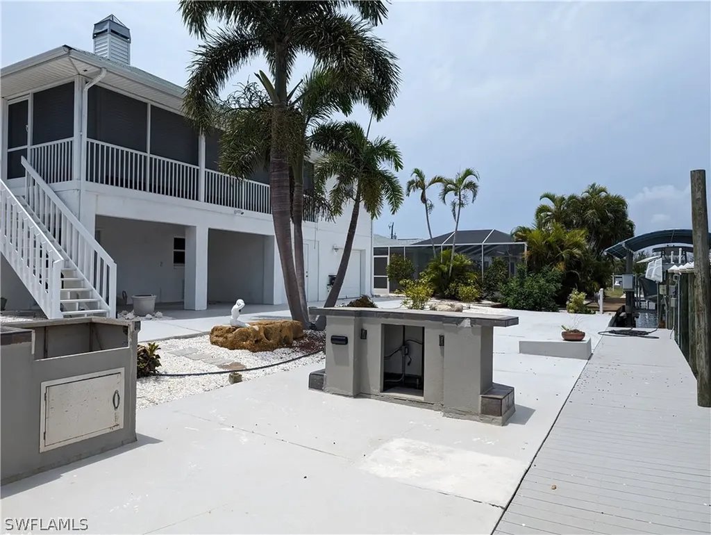 2404 Sapodilla Lane St. James City FL 33956