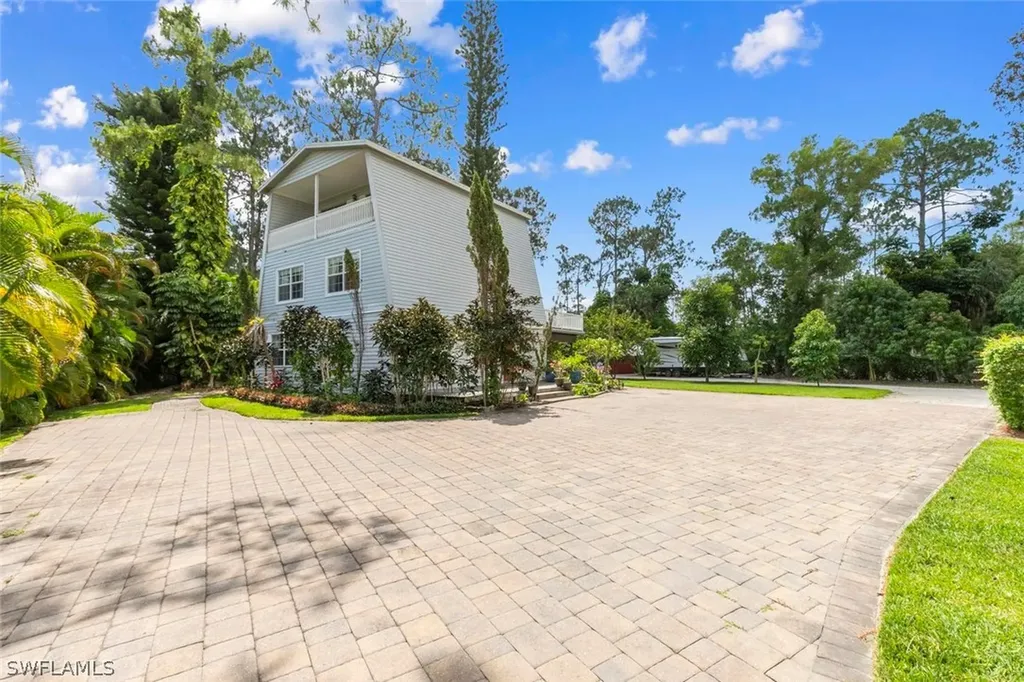 6230 Bur Oaks Lane Naples FL 34119