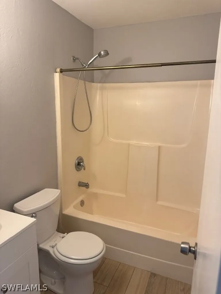 613 SW 10th Place Cape Coral FL 33991