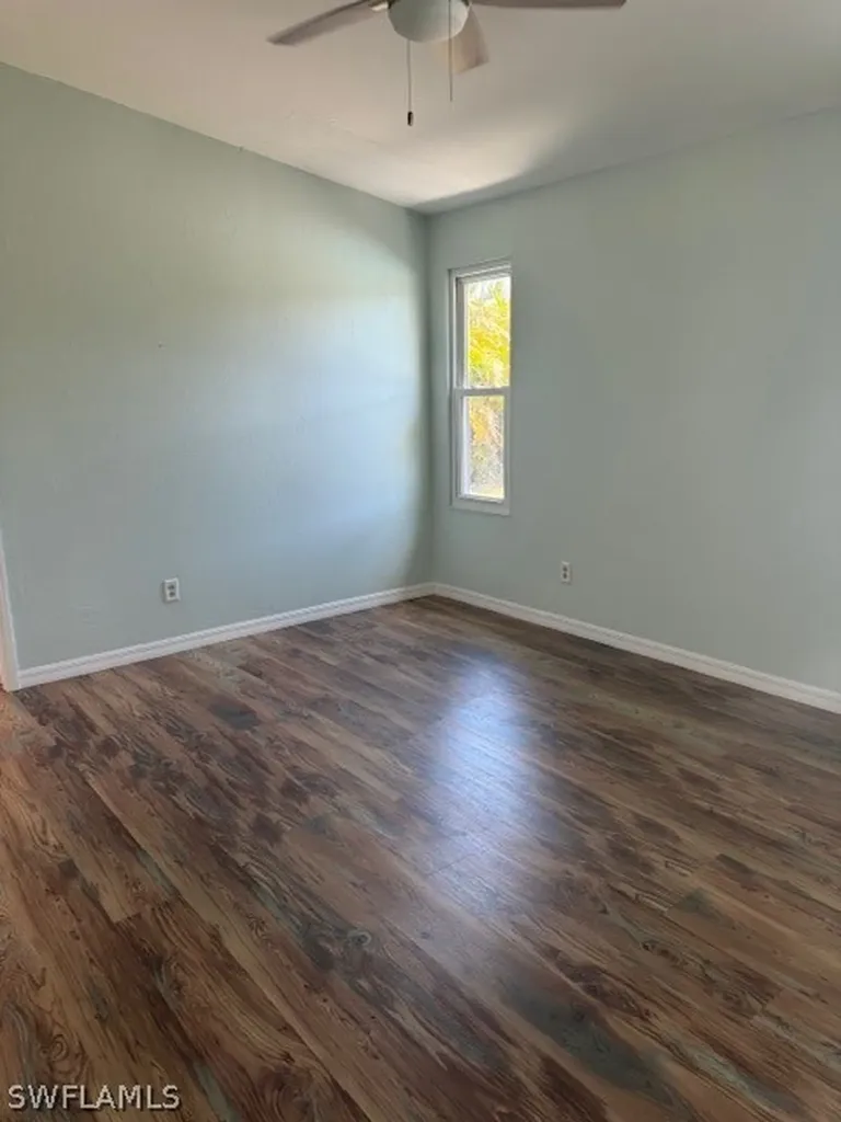 613 SW 10th Place Cape Coral FL 33991
