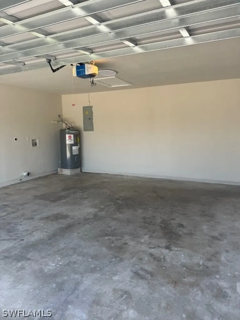 613 SW 10th Place Cape Coral FL 33991