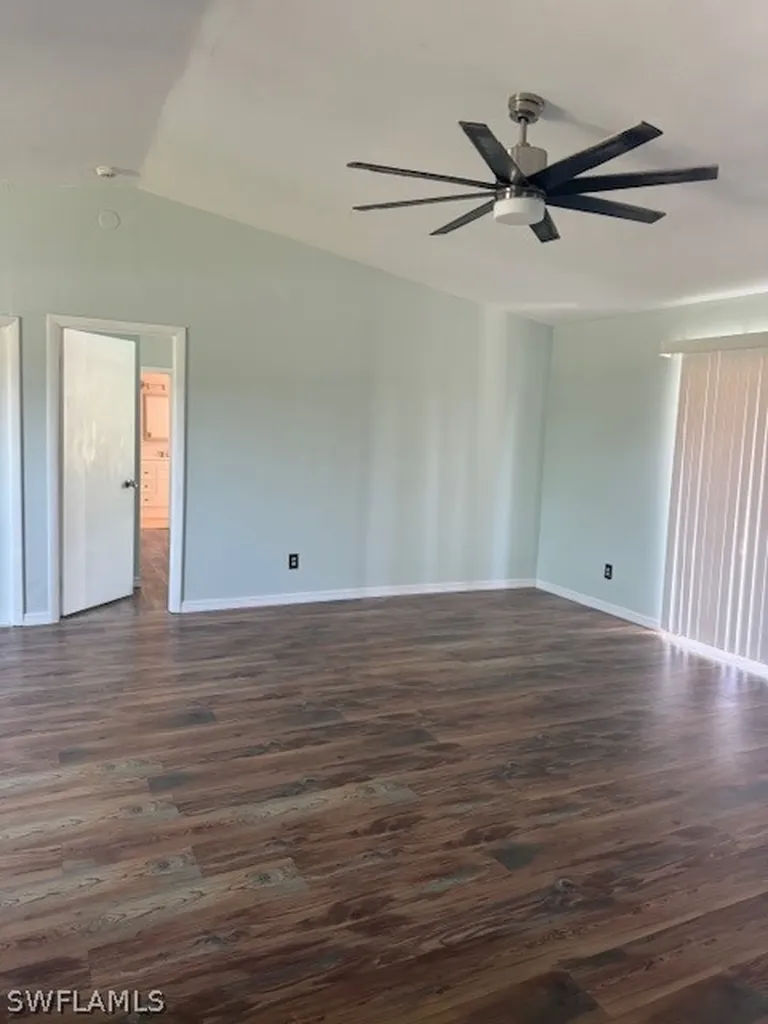 613 SW 10th Place Cape Coral FL 33991