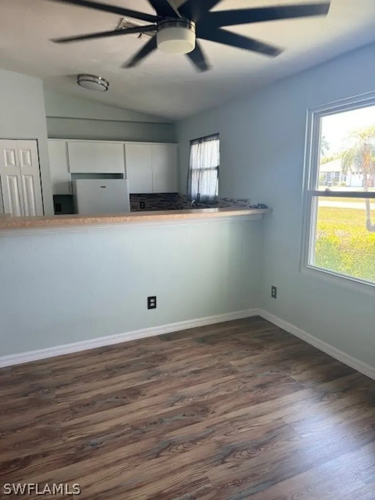613 SW 10th Place Cape Coral FL 33991
