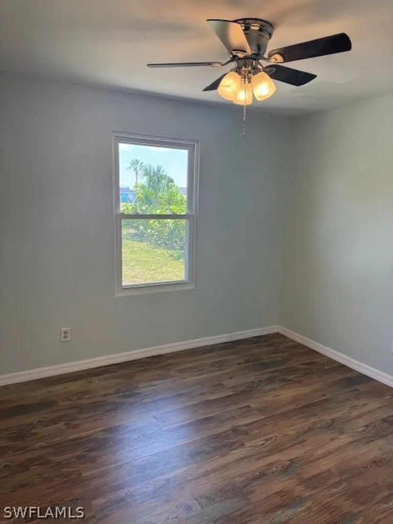 613 SW 10th Place Cape Coral FL 33991