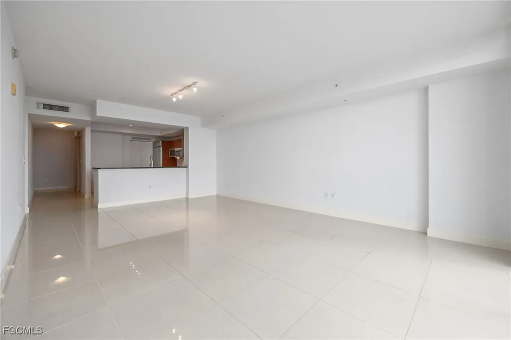 3000 Oasis Grand Boulevard Fort Myers FL 33916