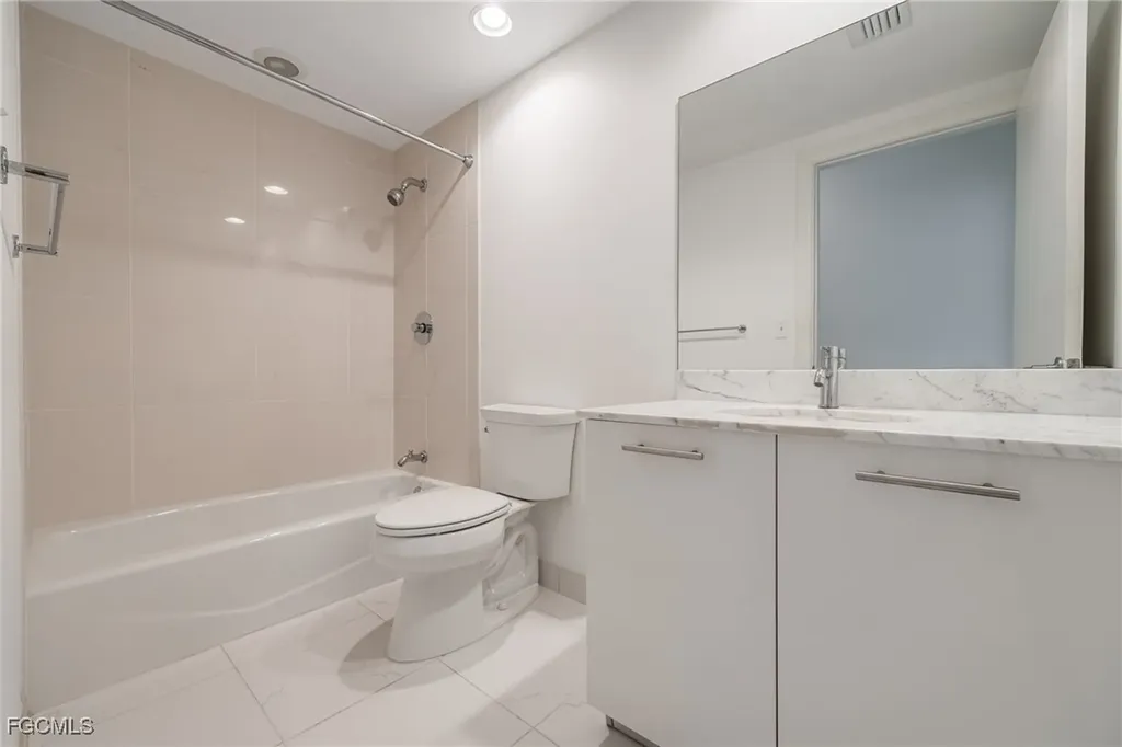 3000 Oasis Grand Boulevard Fort Myers FL 33916