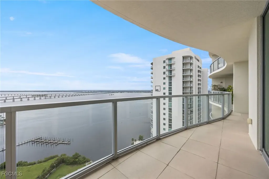 3000 Oasis Grand Boulevard Fort Myers FL 33916