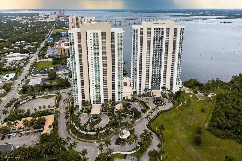 3000 Oasis Grand Boulevard Fort Myers FL 33916