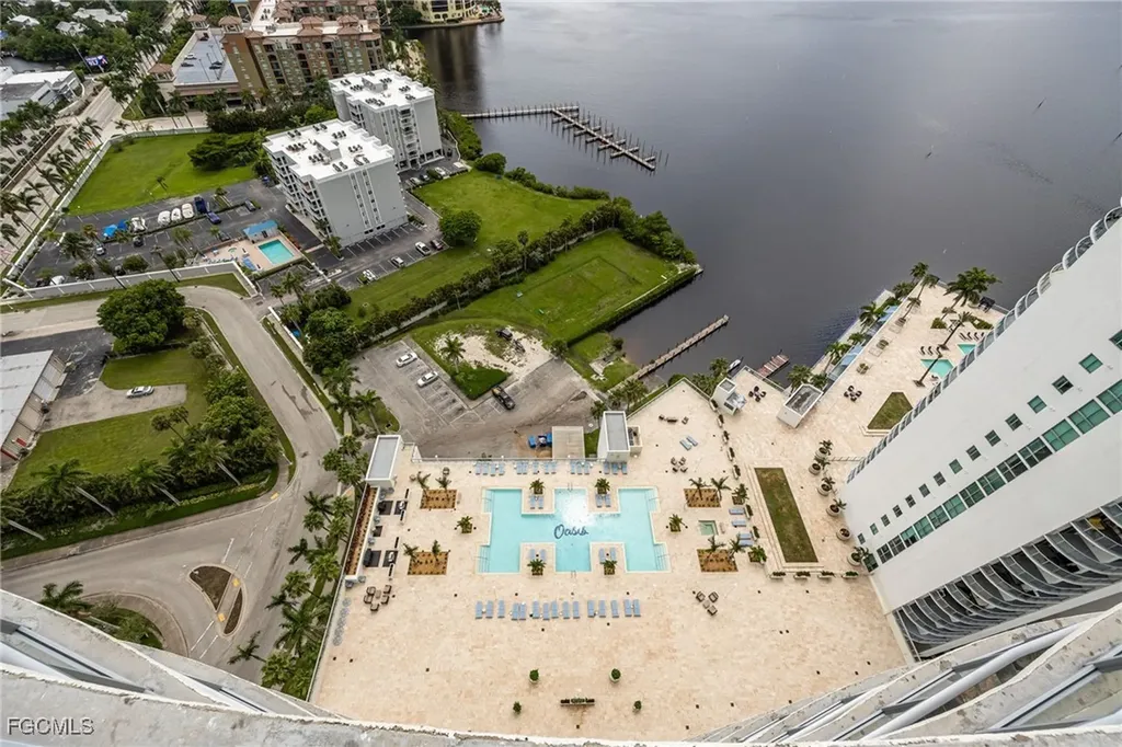 3000 Oasis Grand Boulevard Fort Myers FL 33916