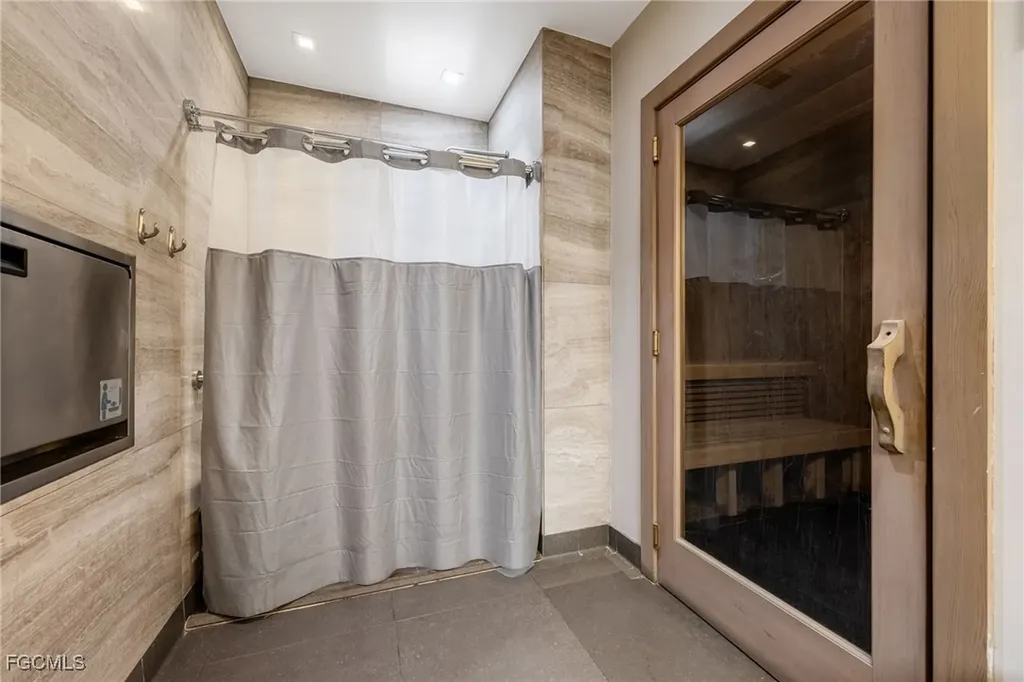 3000 Oasis Grand Boulevard Fort Myers FL 33916