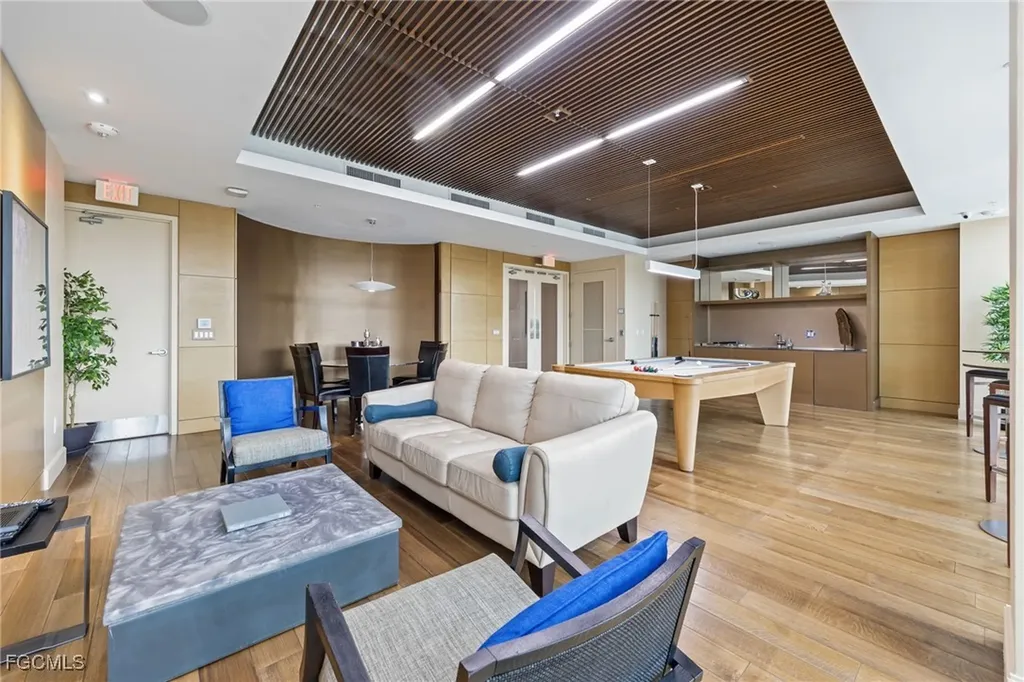 3000 Oasis Grand Boulevard Fort Myers FL 33916