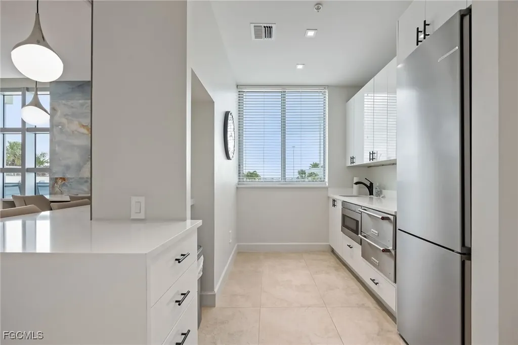 3000 Oasis Grand Boulevard Fort Myers FL 33916