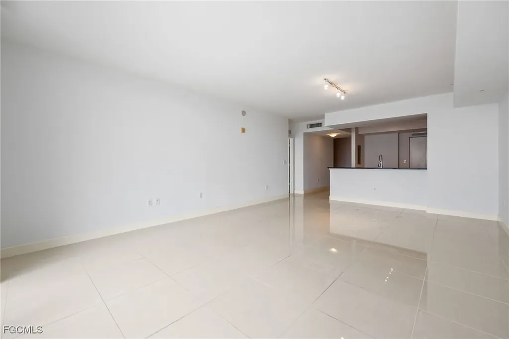 3000 Oasis Grand Boulevard Fort Myers FL 33916