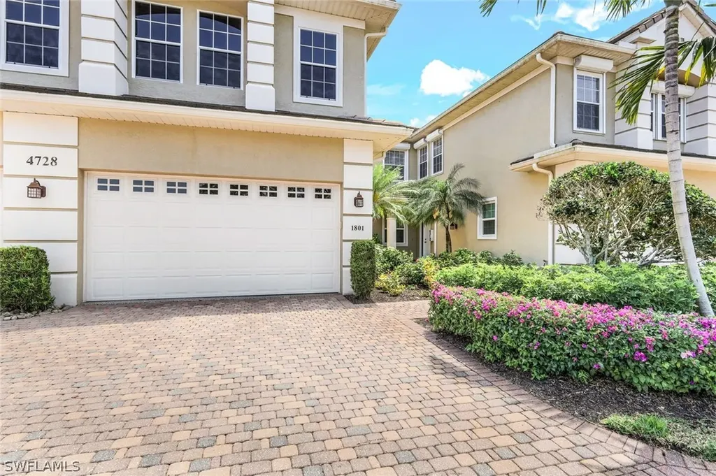 4728 Stratford Court Naples FL 34105