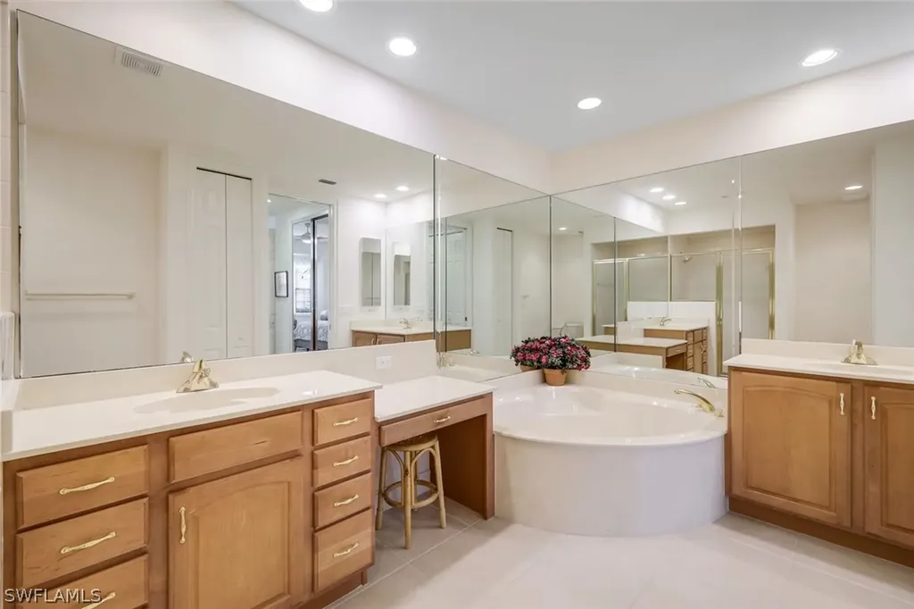 4728 Stratford Court Naples FL 34105
