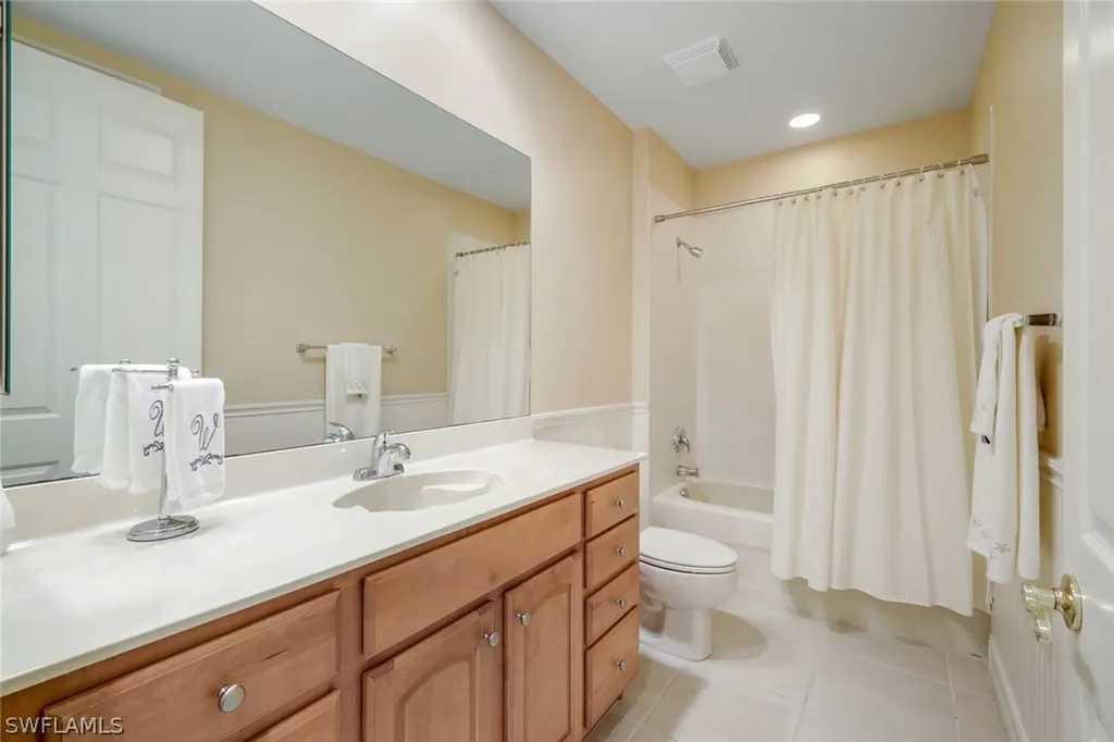 4728 Stratford Court Naples FL 34105