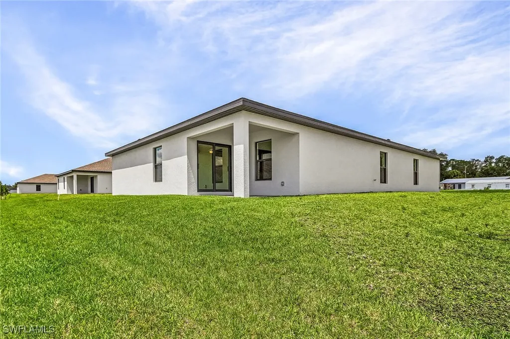 868 Gen D Macarthur Avenue Labelle FL 33935