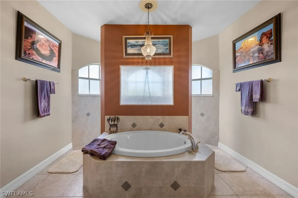 2527 SW 30th Street Cape Coral FL 33914