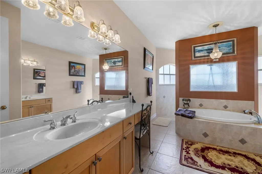 2527 SW 30th Street Cape Coral FL 33914