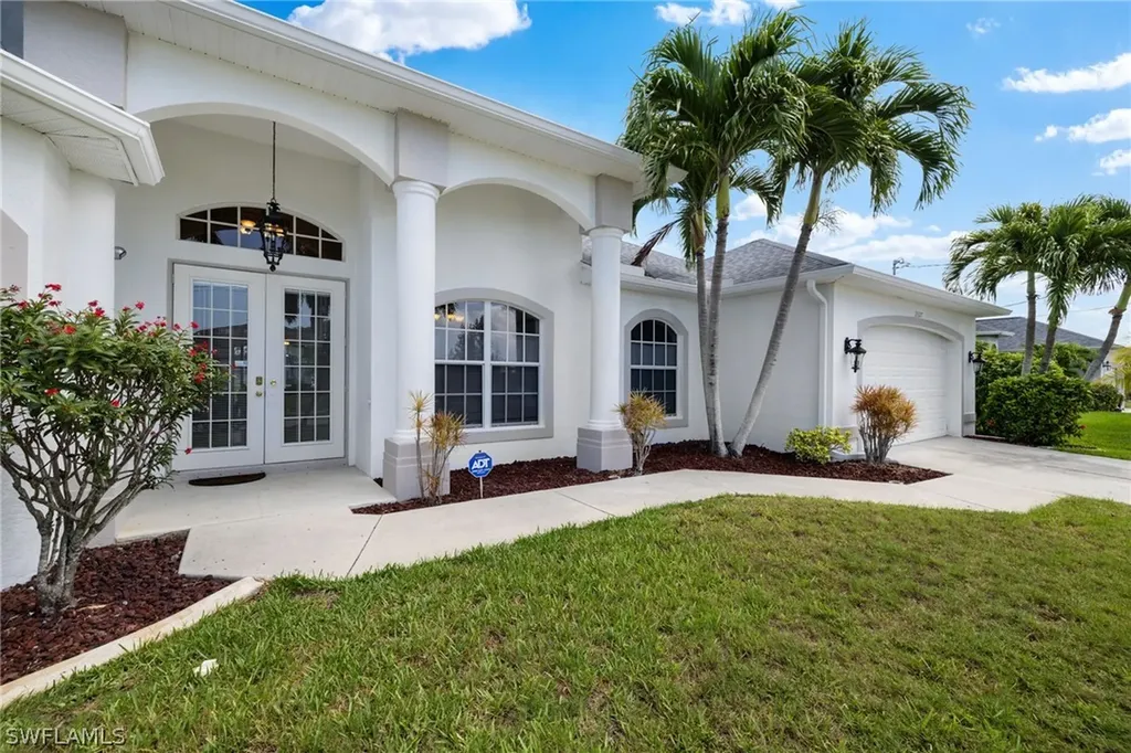 2527 SW 30th Street Cape Coral FL 33914